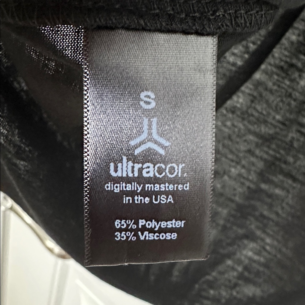 ULTRACOR Set  Women's Collegiate Black Leggings and Top with Silver Accents - Picture 12 of 16